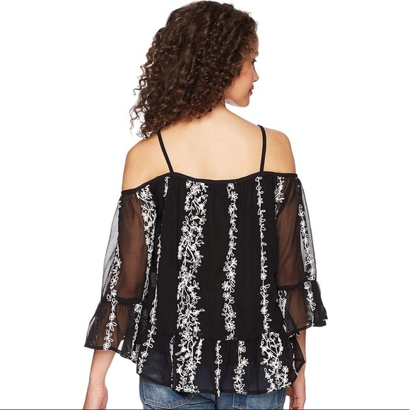 new ✦ R&J Couture ✦ Ruffled Cold Shoulder Top ✦ - Picture 7 of 12